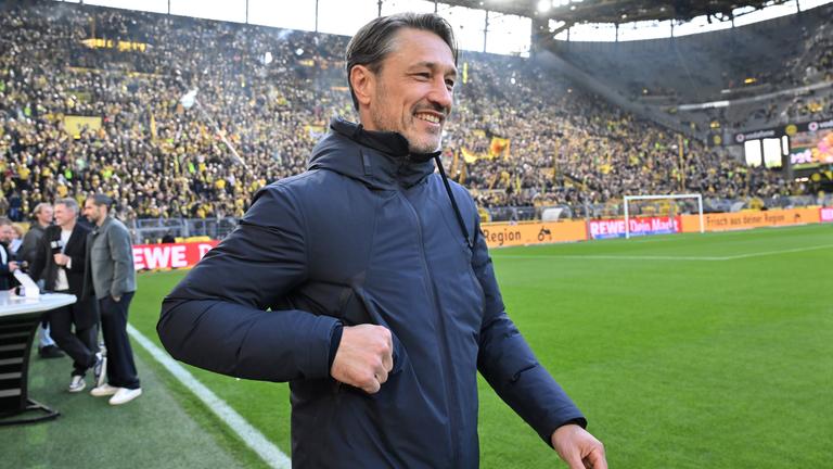 Niko Kovac vor der Dortmunder Südtribüne
