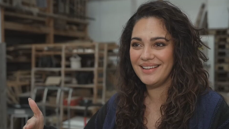 Nilam Farooq in „Take the Money and Run”