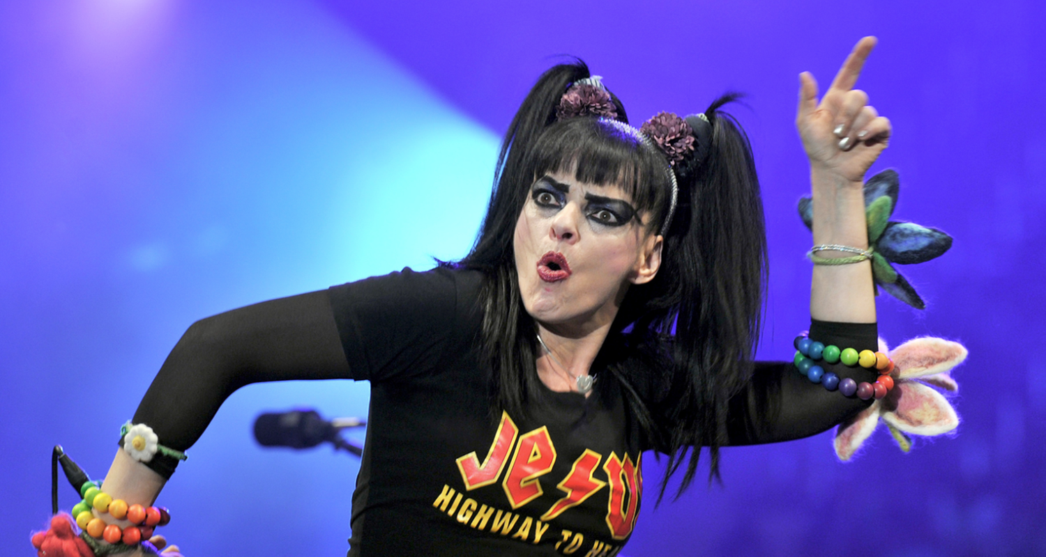 3.06.2011, Sachsen, Dresden: Rock-Ikone Nina Hagen singt auf dem Evangelischen Kirchentag im Dresdener Dynamo Stadion zur Gospelnacht.