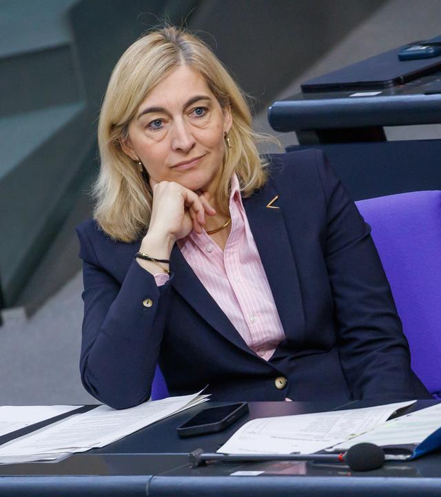 Nina Warken (CDU), Bundesgesundheitsministerin im Deutschen Bundestag.