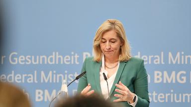 Archiv: Nina Warken (CDU), aufgenommen bei einer PK in Berlin,am 22.04.2026