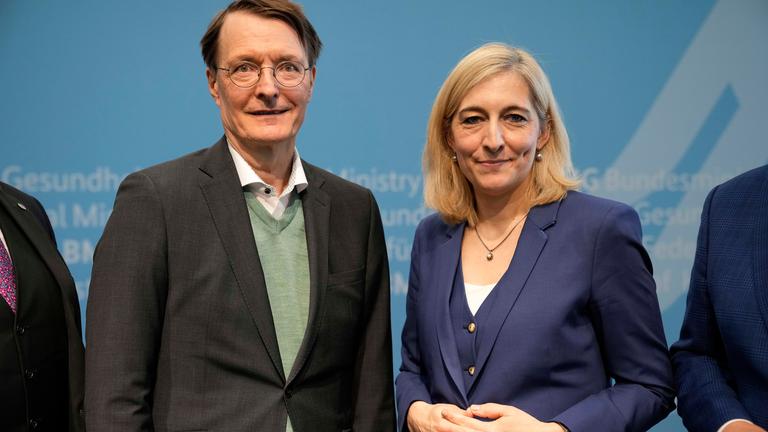 Nina Warken und Karl Lauterbach