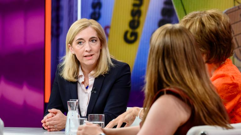 Nina Warken bei Maybrit Illner