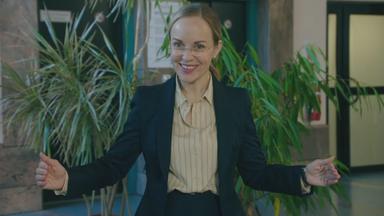 Friederike Kempter in ihrer Rolle der Chefin "Ronja Keller"