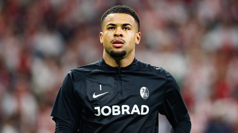 Torwart Noah Atubolu während des Finales der UEFA Europa League 2026 zwischen dem SC Freiburg und Aston Villa FC in Istanbul, Türkei, am 02.06.2026.