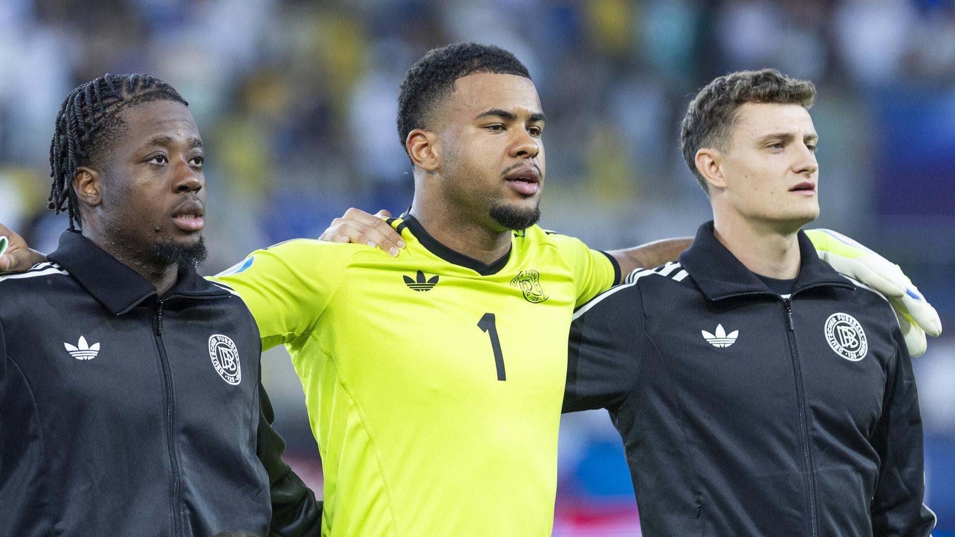 Von links: Bright Arrey-Mbi, Noah Atubolu und Eric Martel-