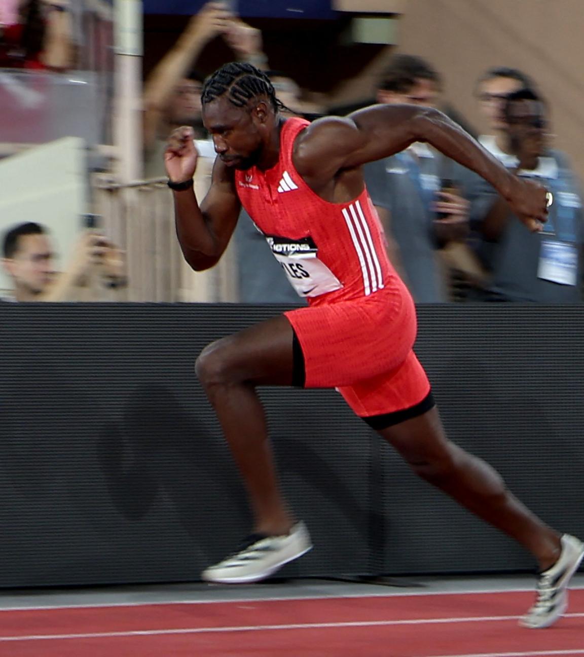 Der US-Amerikaner Noah Lyles tritt beim Diamond-League-Leichtathletik-Meeting im Stadion Louis II in Monaco am 11. Juli 2025 über 200 m der Männer an.