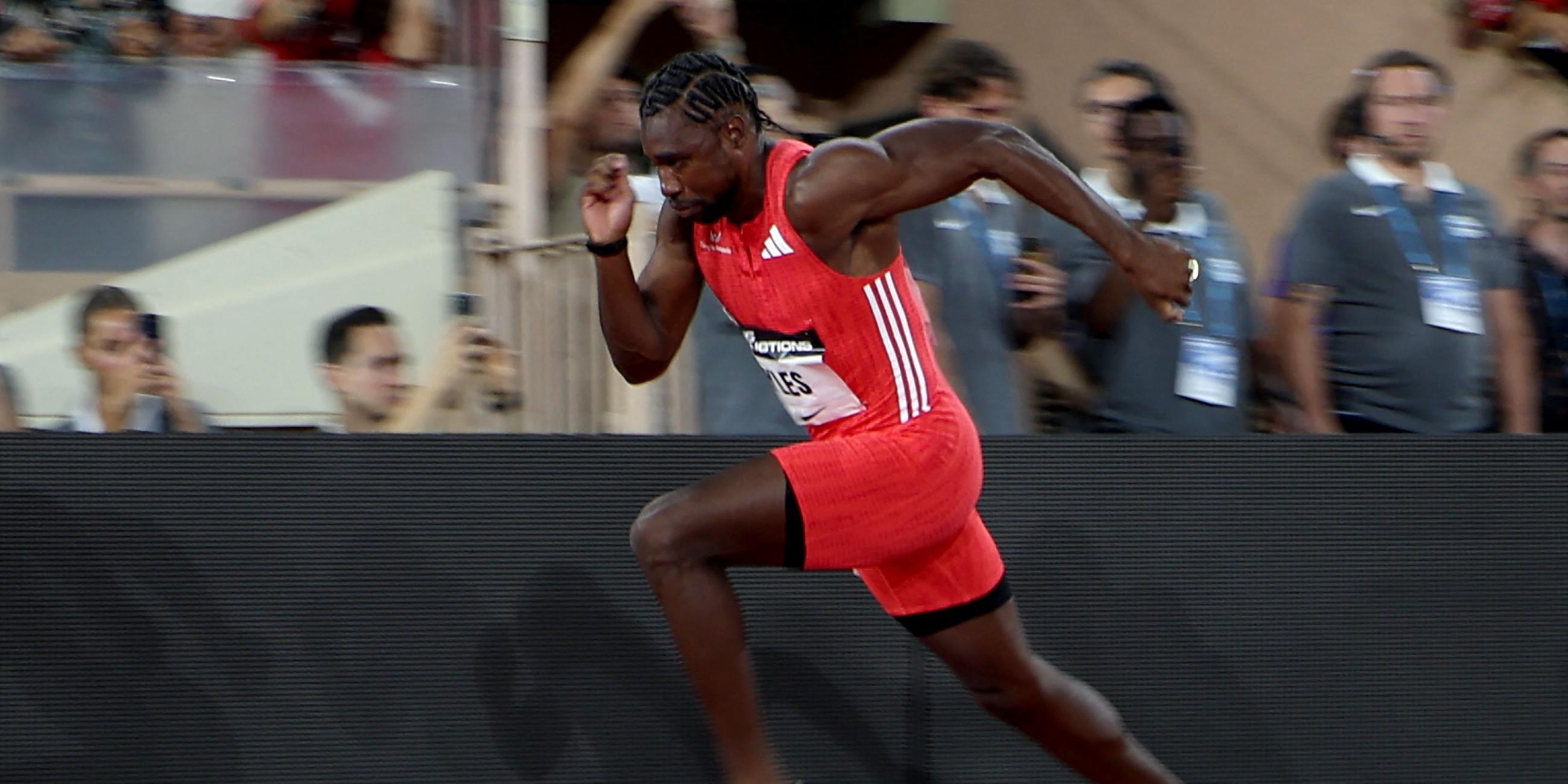 Der US-Amerikaner Noah Lyles tritt beim Diamond-League-Leichtathletik-Meeting im Stadion Louis II in Monaco am 11. Juli 2025 über 200 m der Männer an.