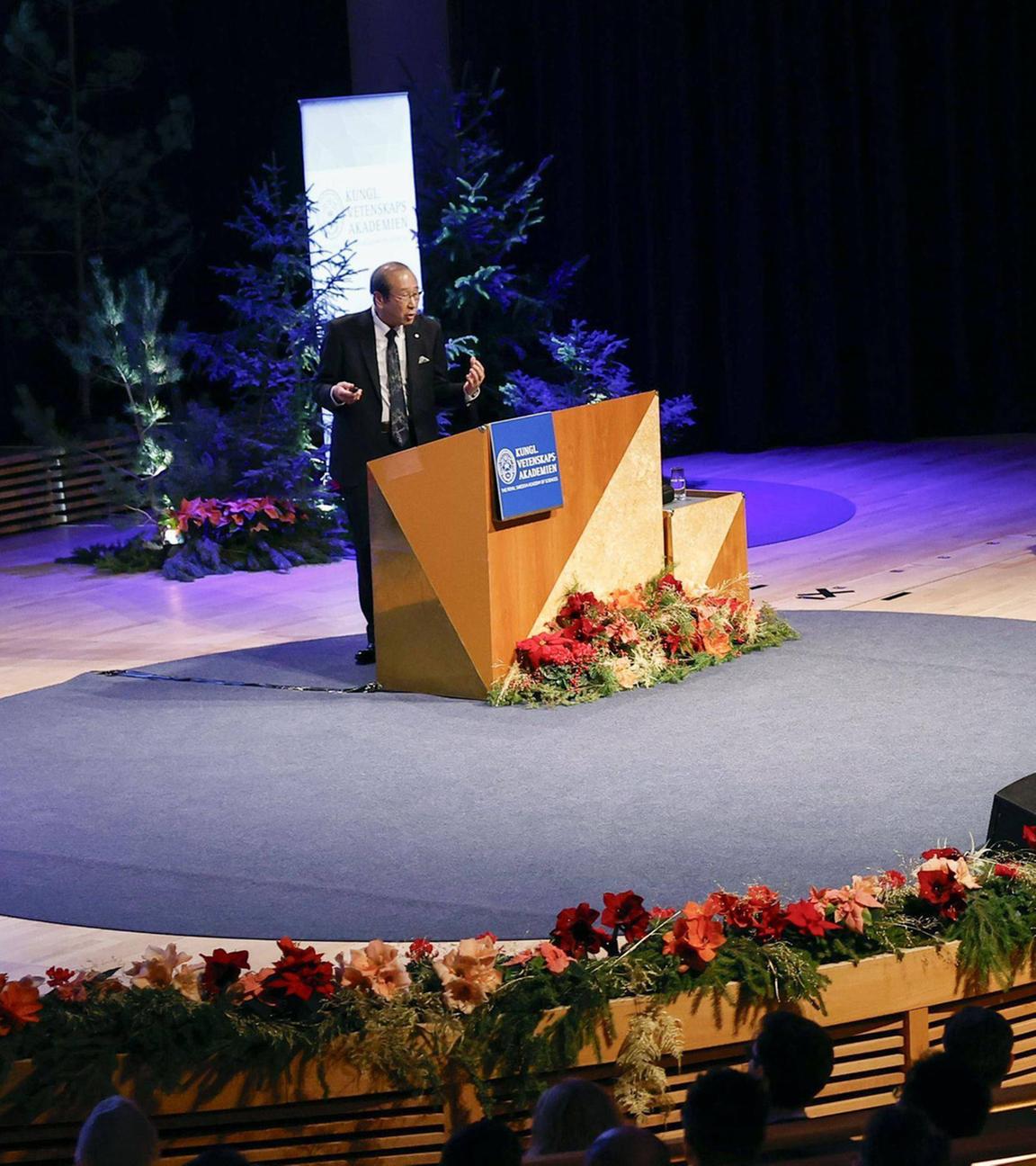 Chemie-Nobelpreisträger Susumu Kitagawa hält am 8. Dezember 2025 in Stockholm seine Dankesrede.