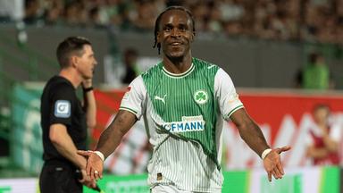 Riesenjubel bei Noel Futkeu (SpVgg Greuther Fuerth, 9)