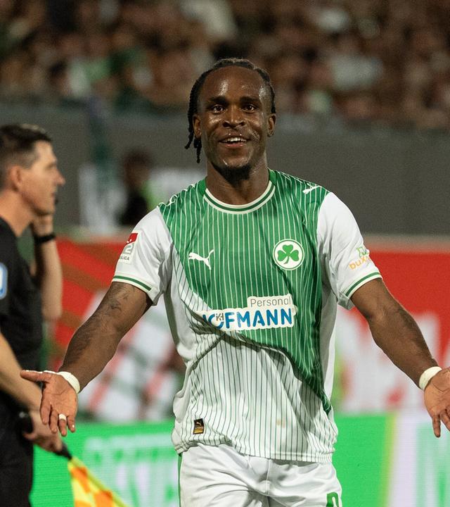 Riesenjubel bei Noel Futkeu (SpVgg Greuther Fuerth, 9)