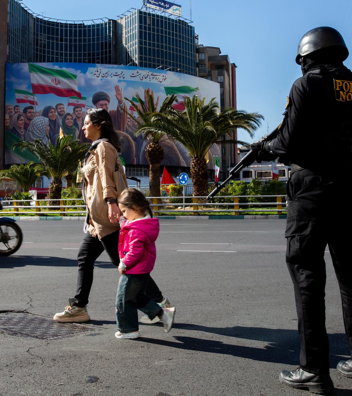 NOPO-Polizei auf den Straßen Teherans