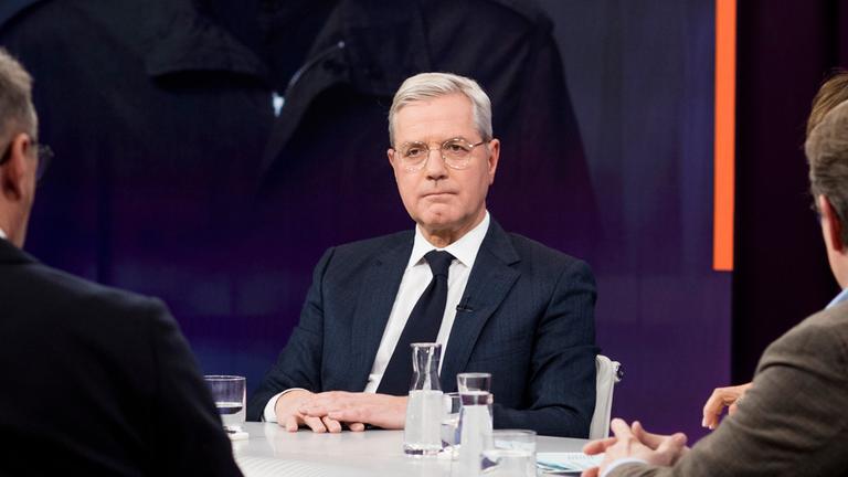 Norbert Röttgen (CDU) in der Sendung bei Maybrit Illner am 27.11.2025.