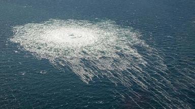 Blick aus einem dänischen F-16-Abfangjäger auf das Nord-Stream-2-Gasleck südlich von Dueodde, Dänemark, am Dienstag, dem 27. September 2022.