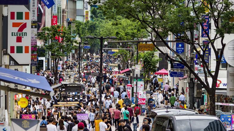 Die belebte Myeong Dong Straße in Seoul (Archivbild)