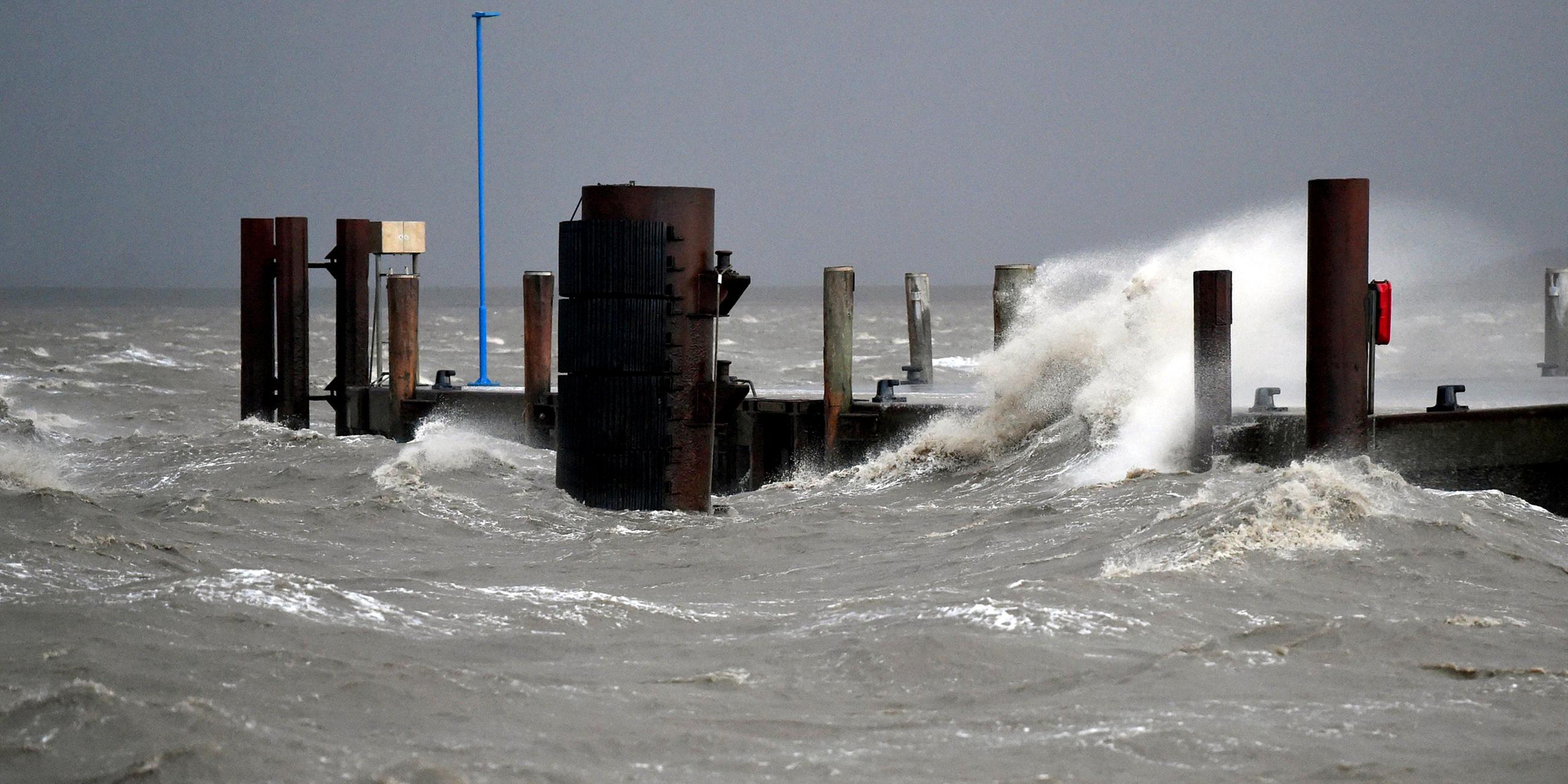 Archiv: Sturmflut an der Nordsee