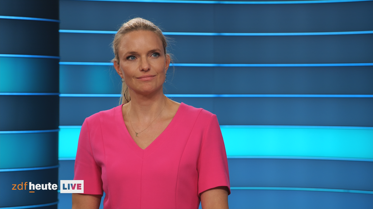 Sarah Tacke, Leiterin von ZDF Recht und Justiz, bei ZDFheute live.