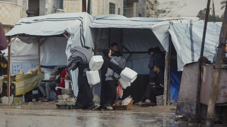 Überschwemmungen nach schweren Regenfällen verschlimmern die Lebensbedingungen in Gaza