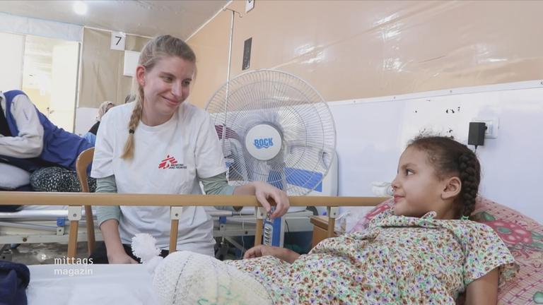 Notfallkrankenpflegerin am Krankenbett in Gaza