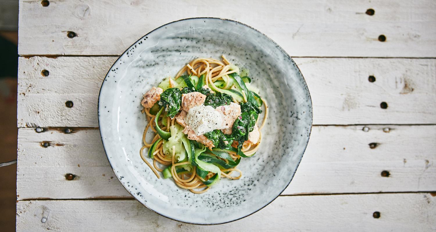 Nudeln mit Lachs-Spinat-Soße