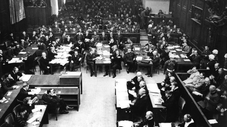 Blick in den Nürnberger Justizpalast während der Eröffnung des Hauptkriegsverbrecherprozesses