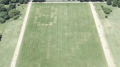 Die Nummer 8647 wurde im Rasen der National Mall in Washington D.C. entdeckt.