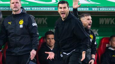 Nuri Sahin deutlich verärgert beim Bundesligaspiel gegen den FC Augsburg.