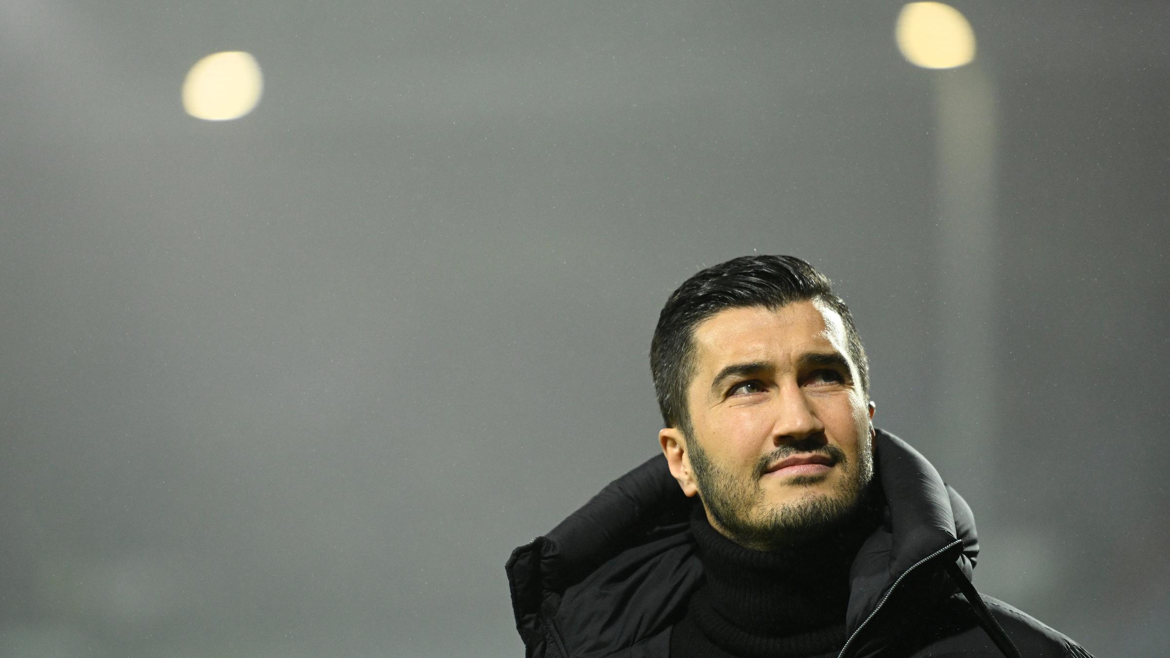 Nuri Sahin kommt vor dem Spiel in das Stadion am 14.01.2025.
