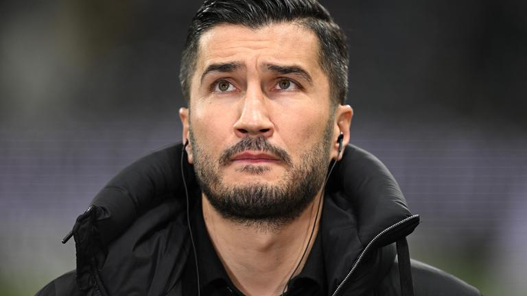 Dortmunds Trainer Nuri Sahin vor dem Spiel.