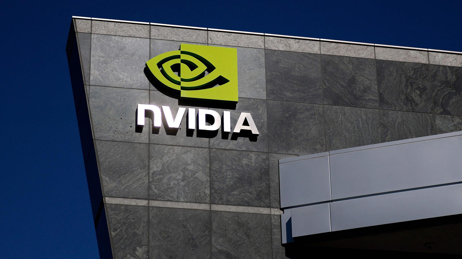 Das Nvidia-Logo ist am 26. Februar 2025 auf einem Schild am Nvidia-Hauptsitz in Santa Clara, Kalifornien, zu sehen