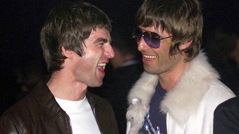 Noel und Liam Gallagher, 2001