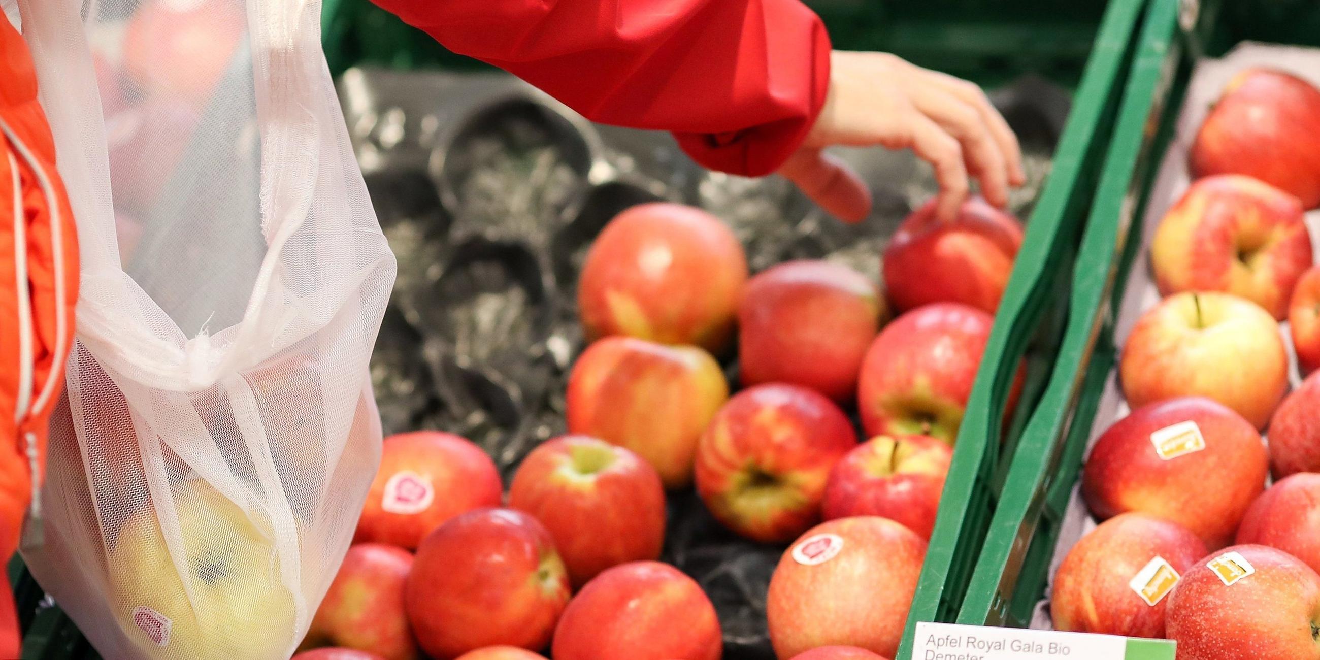Äpfel im Supermarkt