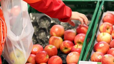 Äpfel im Supermarkt