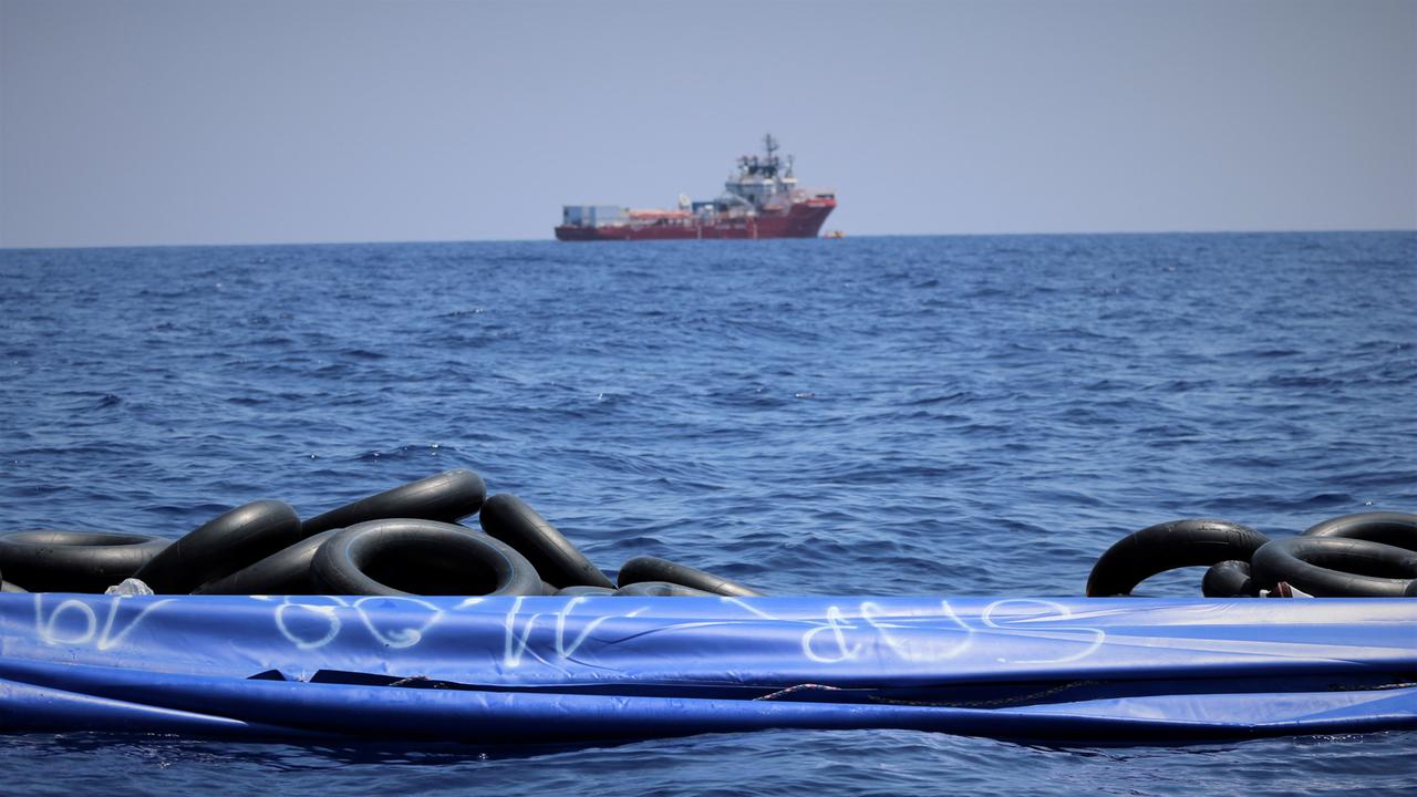 Nach zweiwöchiger Wartezeit: "Ocean Viking" darf in Malta anlegen