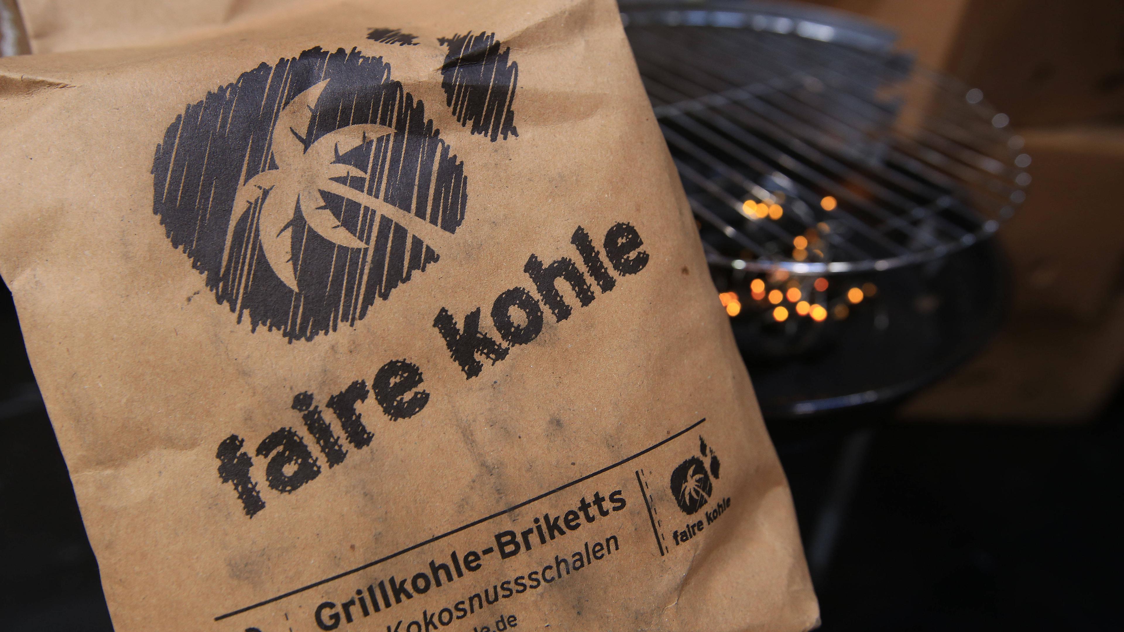 Grillkohle aus Kokosnussschalen