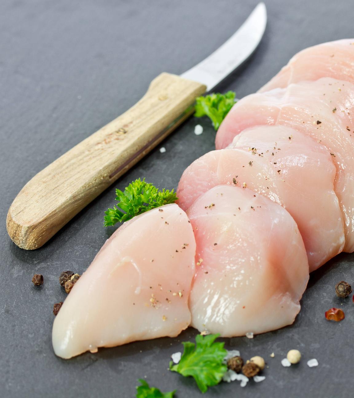 Geschnittenes, rohes Hähnchenfleisch