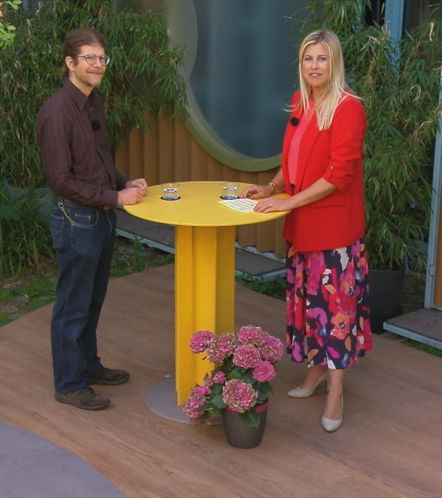 Philip Heldt mit Nadine Krüger im Gespräch