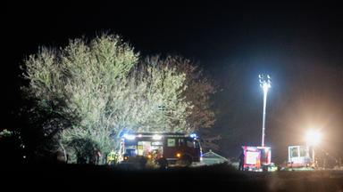 Hell ausgeleuchtet ist das Gebiet der defekten Öl-Pipeline. 