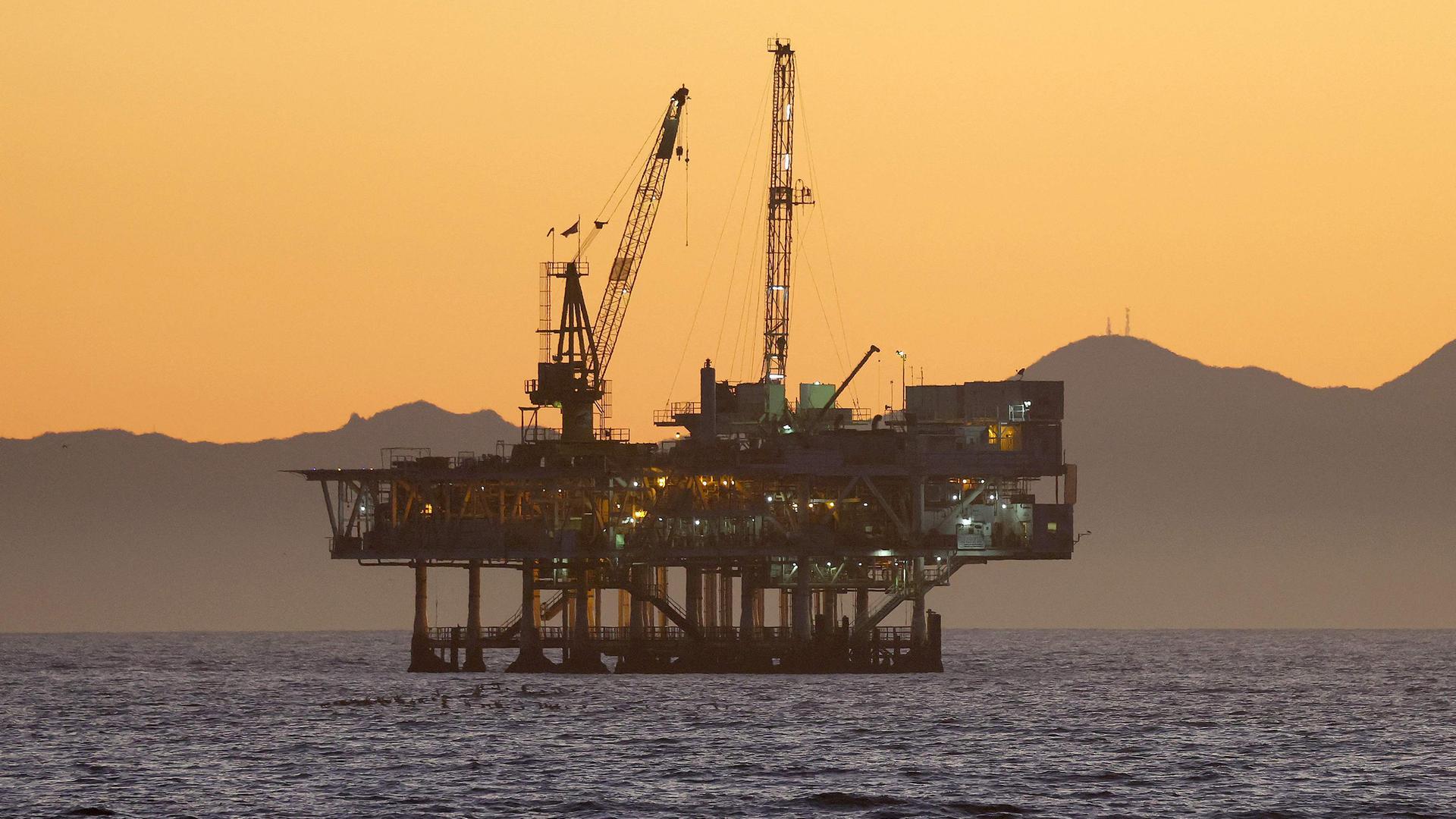 Ölbohrinsel vor Seal Beach, Kalifornien