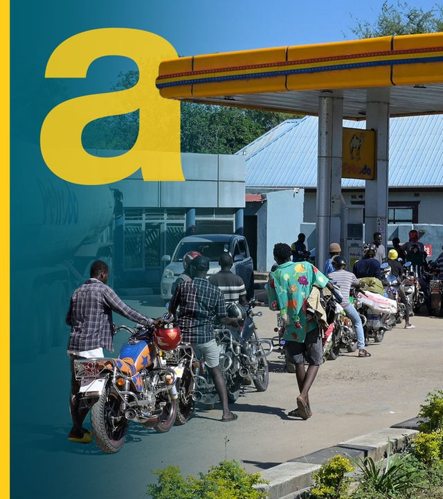 Eine lange Warteschlange vor einer Tankstelle in Malawi