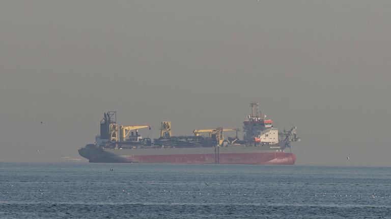 Öltanker vor der Küste von Dubai