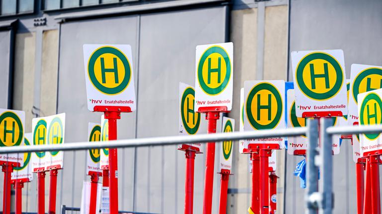 Symbolbild: Eingelagerte Bus-Haltestellen in Hamburg