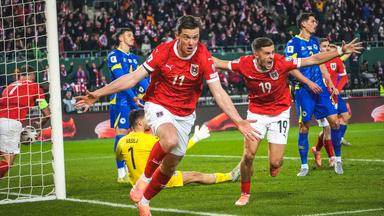 Michael Gregoritsch (Österreich) jubelt. 