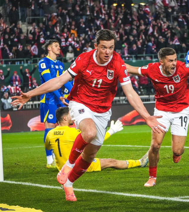 Michael Gregoritsch (Österreich) jubelt. 