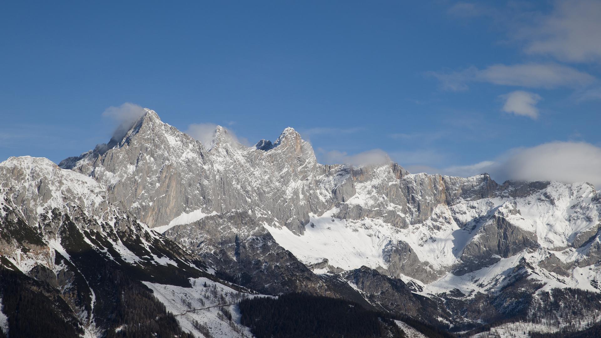 Österreich, Filzmoos: Blick auf das Dachstein-Massiv (Südwand). 