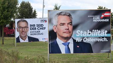 Österreich, St. Pölten: Ein Plakat der ÖVP und FPÖ zur Nationalratswahl
