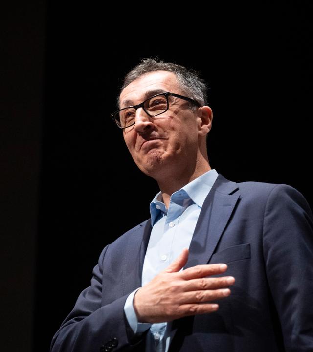 Cem Özdemir nach seiner Rede beim Landesparteitag der Grünen 