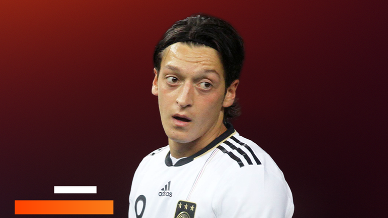 Mesut Özil im Deutschland-Trikot von 2010