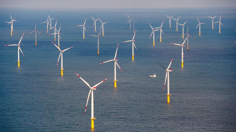 Schleswig-Holstein: Der Offshore-Windpark "Butendiek", etwa 30 Kilometer vor der Insel Sylt in der Nordsee. 