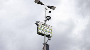 Bayern, München: Überwachungskameras sind auf dem Oktoberfest zu sehen